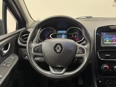Renault Clio 2017 - 11890 EUR, 109000 km - AUTO.MOTO.pt - 109000km - foto 16 de 17