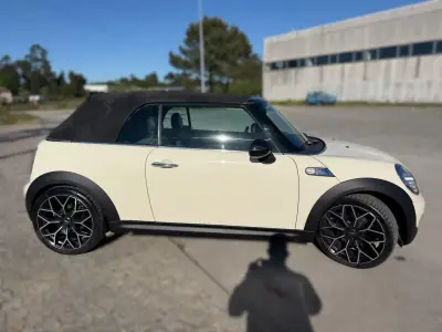 MINI 2010 - 13900 EUR, 126600 km - AUTO.MOTO.pt - 126600km - foto 8 de 18