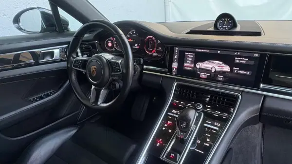 Porsche Panamera 2020 - 69900 EUR, 109000 km - AUTO.MOTO.pt - 109000km - foto 12 de 16