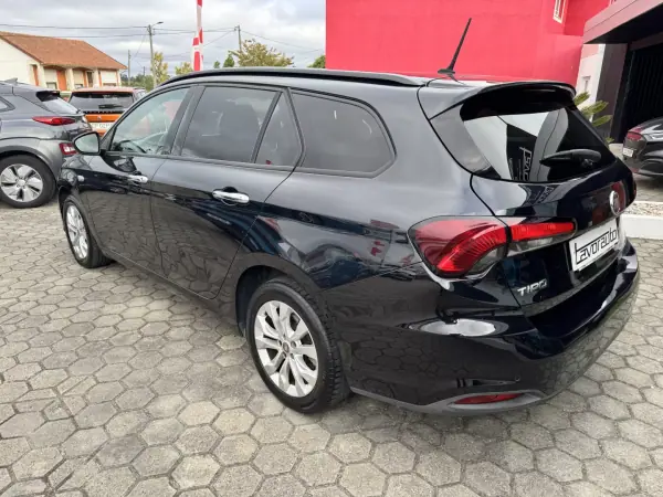 Fiat Tipo Station Wagon 2017 - 8990 EUR, 194000 km - AUTO.MOTO.pt - 194000km - foto 6 de 37