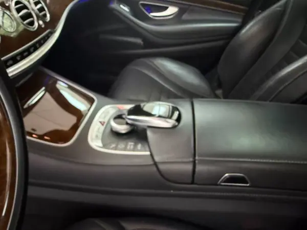 Mercedes-Benz S 350 2015 - 29000 EUR, 393085 km - AUTO.MOTO.pt - 393085km - foto 14 de 44