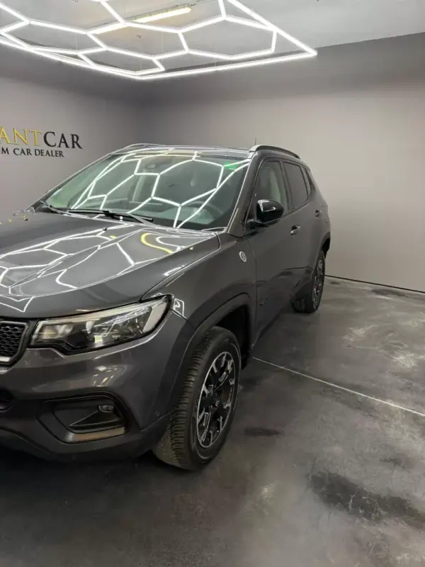 Jeep Compass 2022 - 21900 EUR, 116655 km - AUTO.MOTO.pt - 116655km - foto 4 de 35