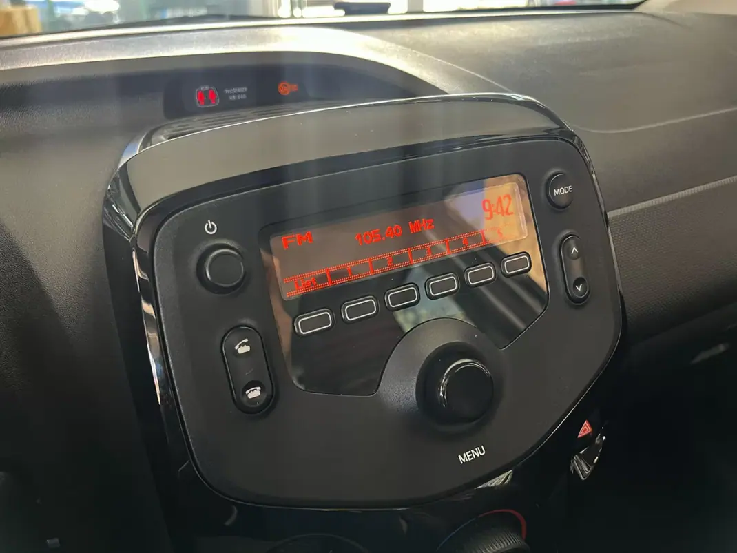 Citroën C1 2020 - 9800 EUR, 67008 km - AUTO.MOTO.pt - 67008km - foto 11 de 19