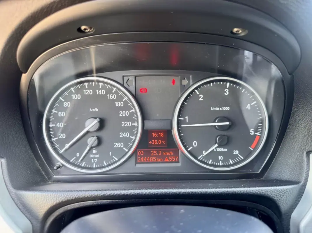 BMW 320 2009 - 13990 EUR, 243000 km - 243000km - foto 13 de 19
