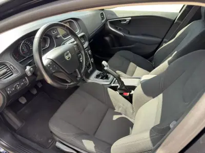 Volvo V40 2014 - 10500 EUR, 169600 km - AUTO.MOTO.pt - 169600km - foto 32 de 32