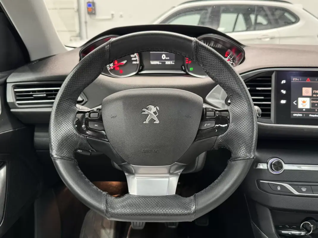 Peugeot 308 2018 - 11890 EUR, 159000 km - AUTO.MOTO.pt - 159000km - foto 21 de 35