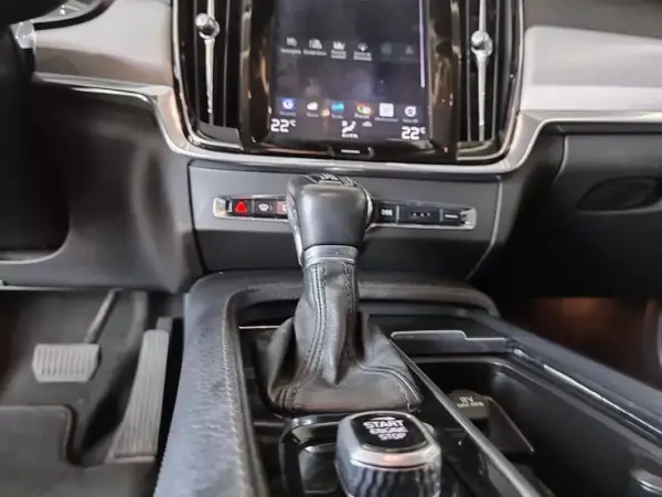 Volvo V90 2018 - 20990 EUR, 188000 km - AUTO.MOTO.pt - 188000km - foto 34 de 35
