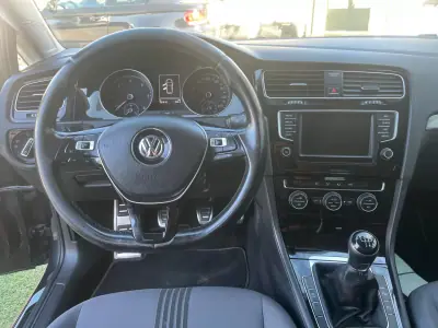 Volkswagen Golf 2016 - 12990 EUR, 182000 km - AUTO.MOTO.pt - 182000km - foto 10 de 11