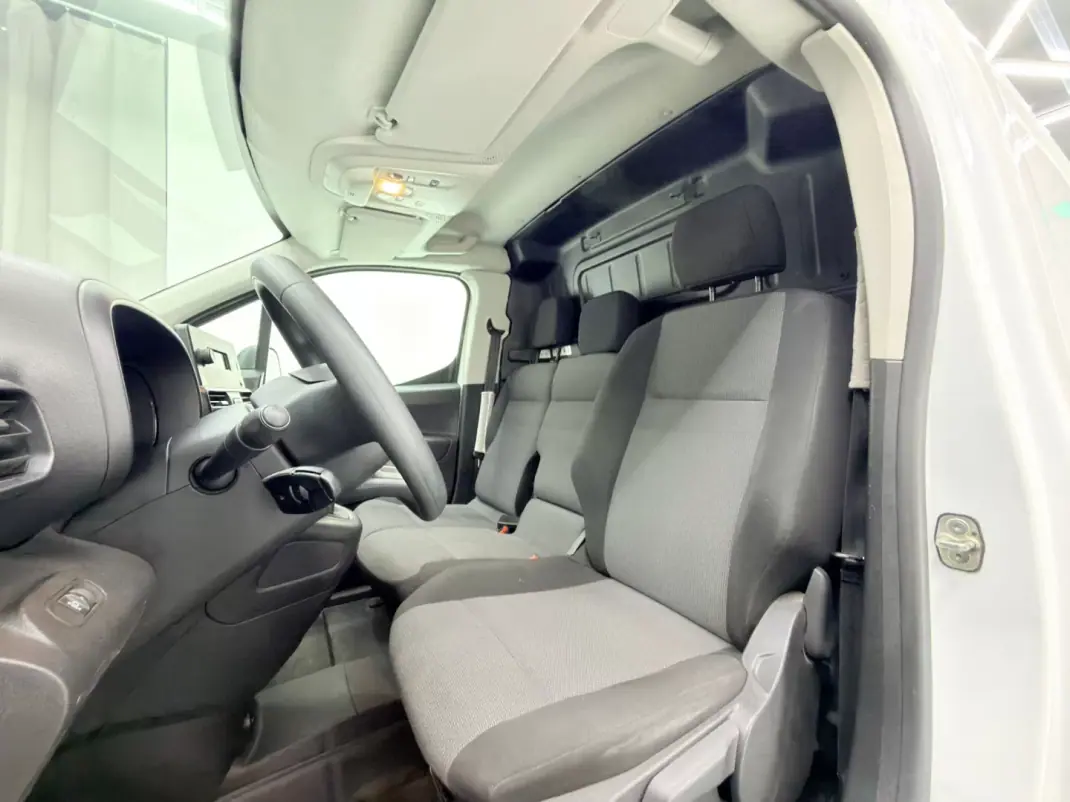 Citroën Berlingo 2019 - 11000 EUR, 128000 km - 128000km - foto 12 de 17
