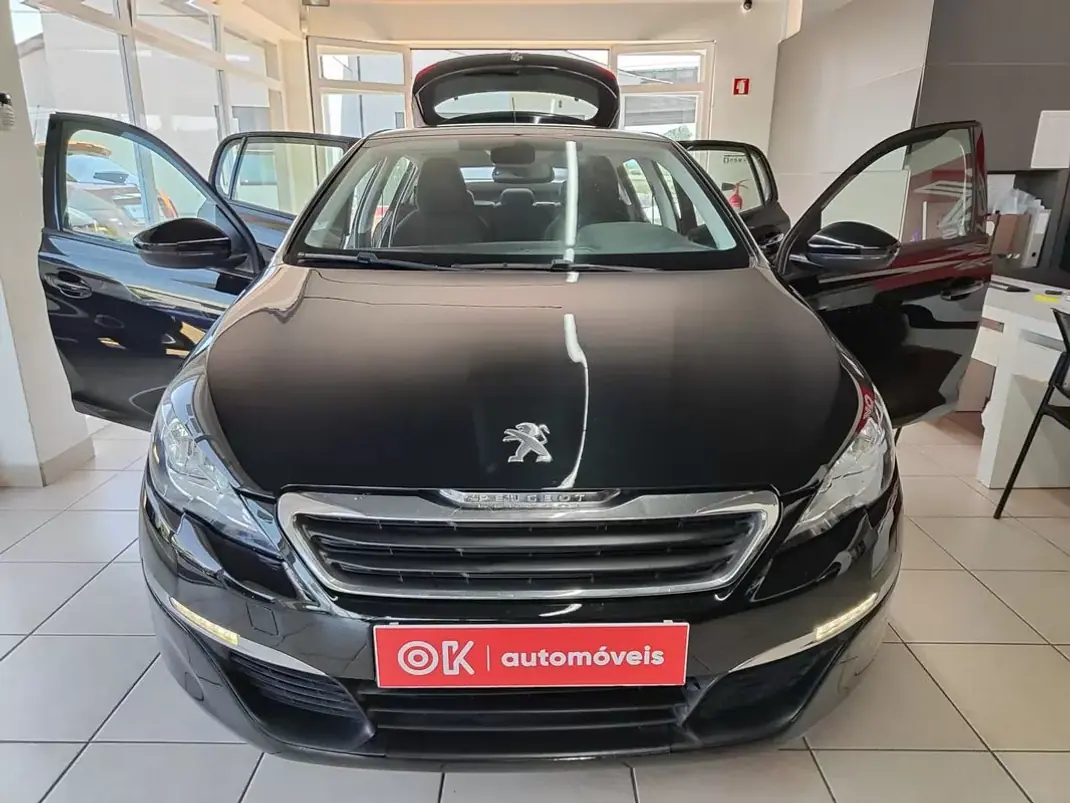 Peugeot 308 2014 - 9450 EUR, 199000 km - AUTO.MOTO.pt - 199000km - foto 20 de 32