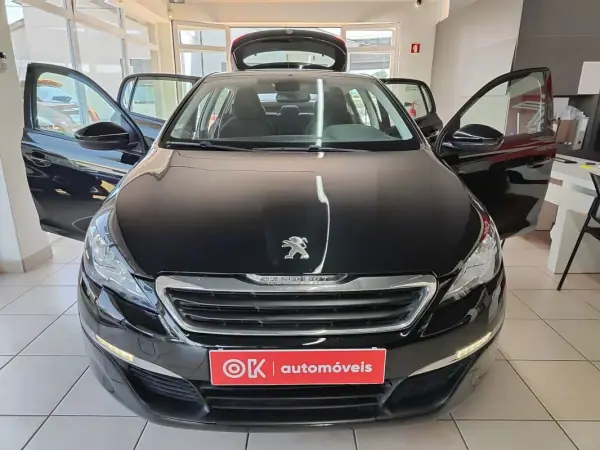 Peugeot 308 2014 - 9450 EUR, 199000 km - AUTO.MOTO.pt - 199000km - foto 20 de 32