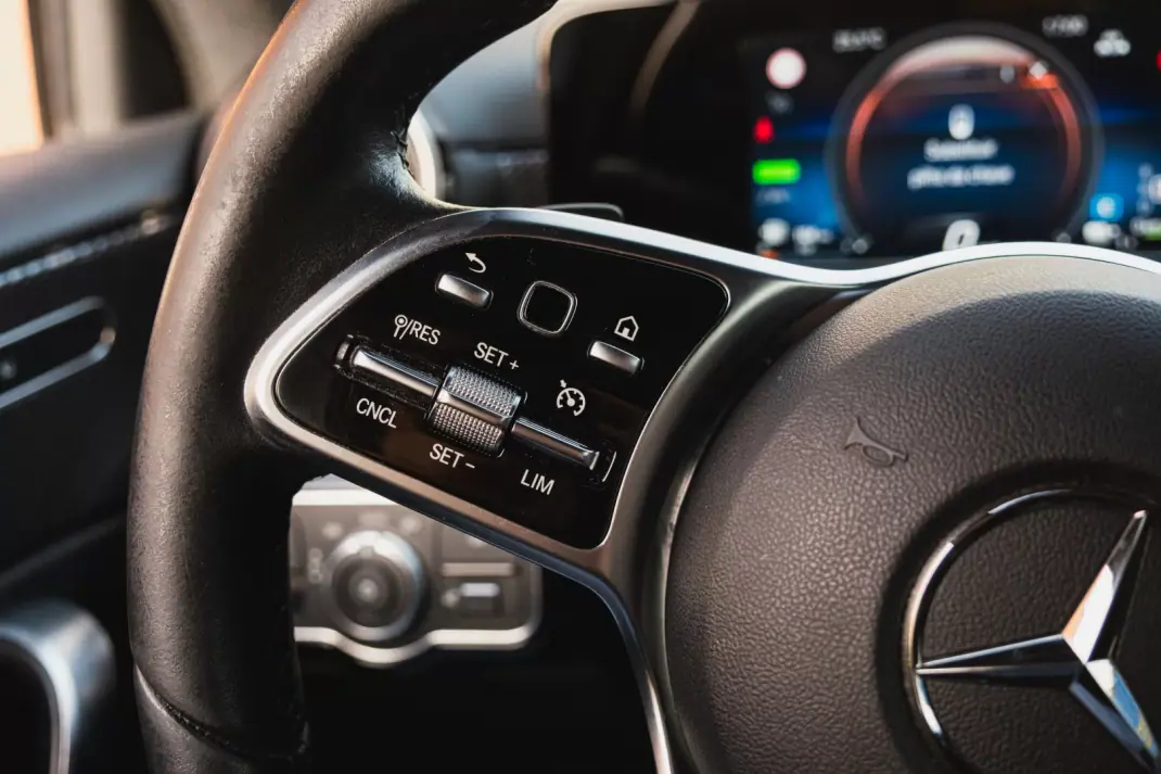 Mercedes-Benz A 250 2022 - 25000 EUR, 124440 km - AUTO.MOTO.pt - 124440km - foto 9 de 24