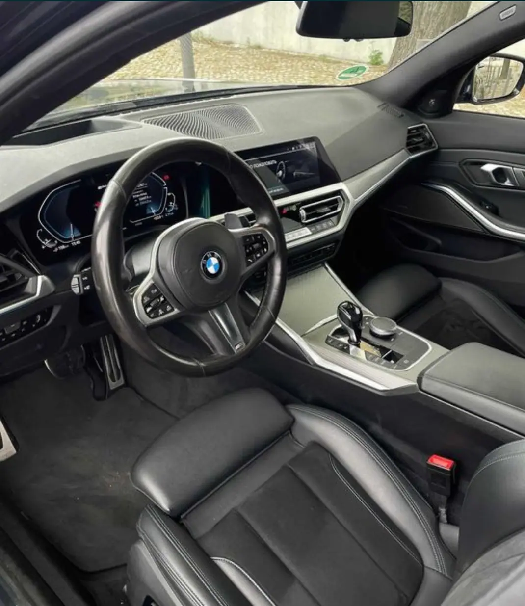 BMW 318 2019 - 25590 EUR, 98500 km - AUTO.MOTO.pt - 98500km - foto 7 de 10