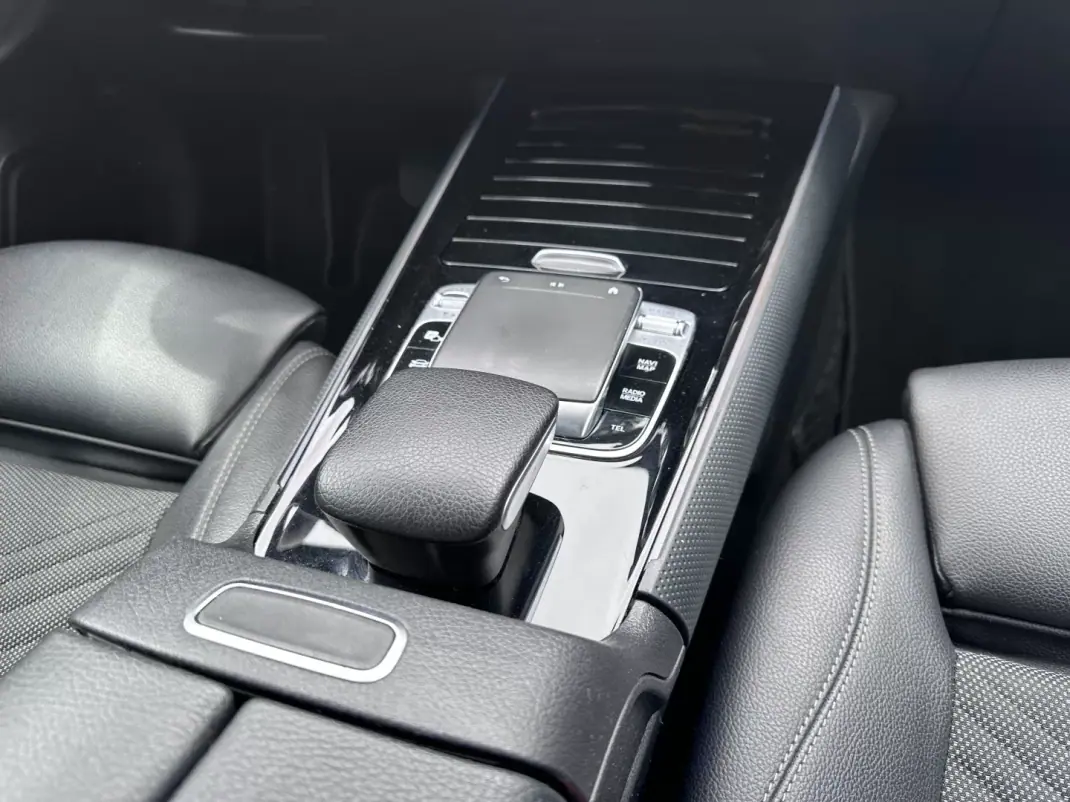 Mercedes-Benz B 180 2019 - 18900 EUR, 160000 km - AUTO.MOTO.pt - 160000km - foto 38 de 47