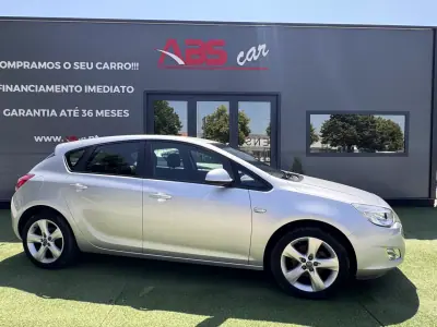 Opel Astra 2010 - 8000 EUR, 126000 km - AUTO.MOTO.pt - 126000km - foto 2 de 17