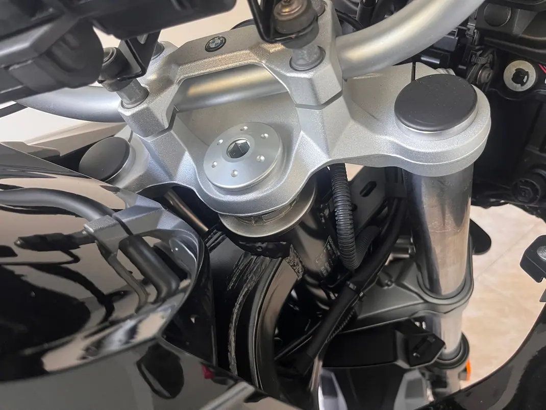 BMW F 800 GS Triple Black 2025 - 12400 EUR, 350 km - 350km - foto 10 de 15