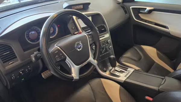 Volvo XC 60 2010 - 15900 EUR, 176365 km - AUTO.MOTO.pt - 176365km - foto 40 de 55