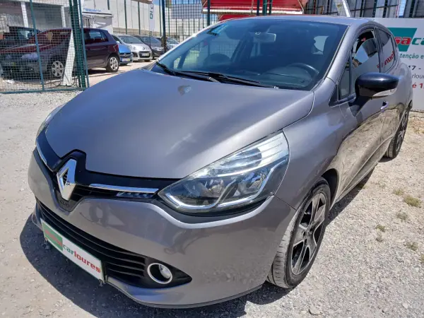 Renault Clio 2014 - 8950 EUR, 137482 km - AUTO.MOTO.pt - 137482km - foto 2 de 26