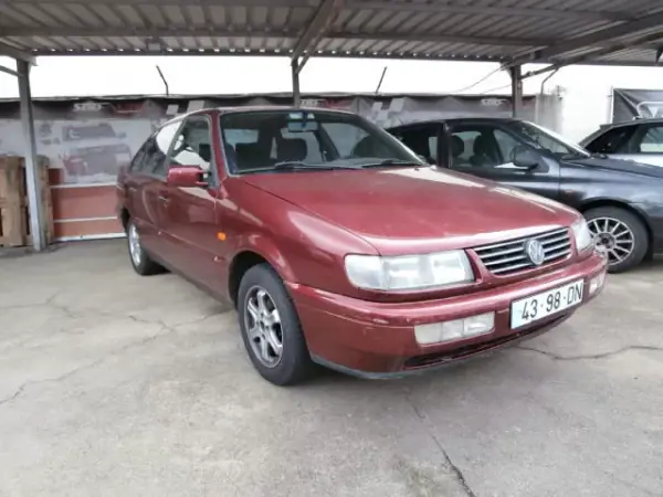 Volkswagen Passat 1994 - 2250 EUR, 333645 km - AUTO.MOTO.pt - 333645km - foto 3 de 13