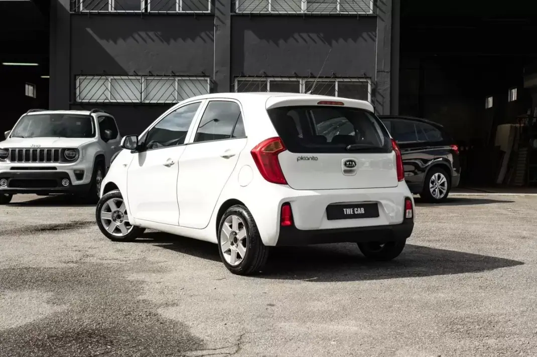 Kia Picanto 2016 - 6900 EUR, 230360 km - AUTO.MOTO.pt - 230360km - foto 6 de 19