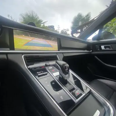 Porsche Panamera Sport Turismo 2019 - 69990 EUR, 210000 km - AUTO.MOTO.pt - 210000km - foto 22 de 50