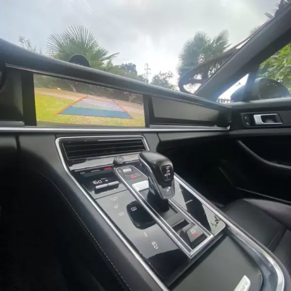 Porsche Panamera Sport Turismo 2019 - 69990 EUR, 210000 km - AUTO.MOTO.pt - 210000km - foto 22 de 50