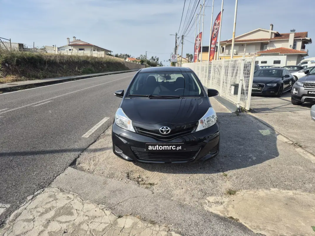 Toyota Yaris 2012 - 8900 EUR, 148050 km - AUTO.MOTO.pt - 148050km - foto 4 de 30