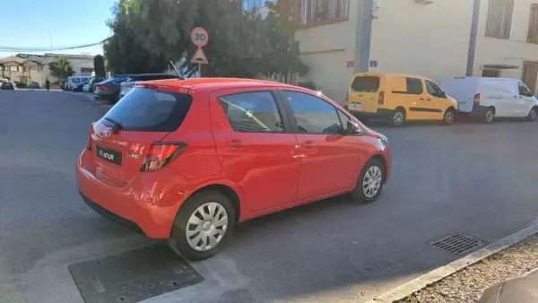 Toyota Yaris 2014 - 11890 EUR, 90525 km - AUTO.MOTO.pt - 90525km - foto 15 de 39