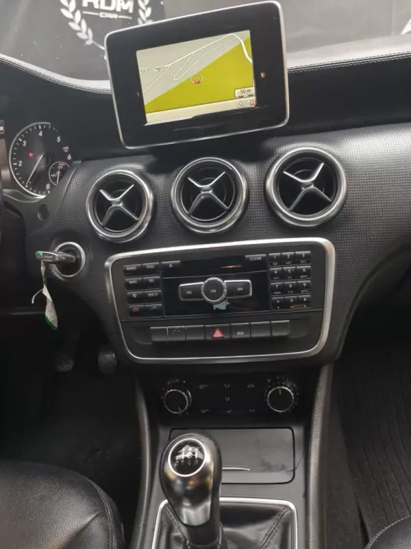 Mercedes-Benz A 180 2014 - 12990 EUR, 179000 km - AUTO.MOTO.pt - 179000km - foto 10 de 13