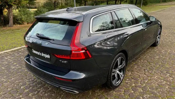 Volvo V60 2020 - 26500 EUR, 129000 km - AUTO.MOTO.pt - 129000km - foto 20 de 25