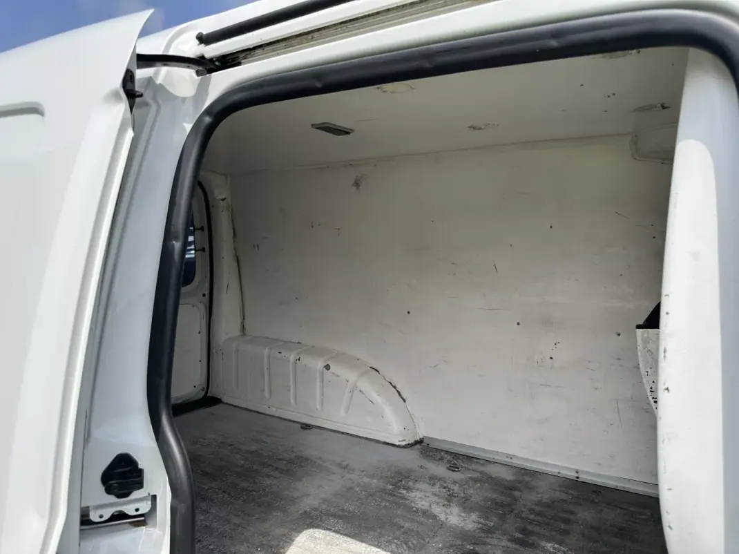 VW Caddy 2012 - 7900 EUR, 450000 km - 450000km - foto 40 de 45