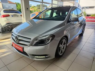Mercedes-Benz B 180 2012 - 10950 EUR, 220000 km - AUTO.MOTO.pt - 220000km - foto 5 de 32