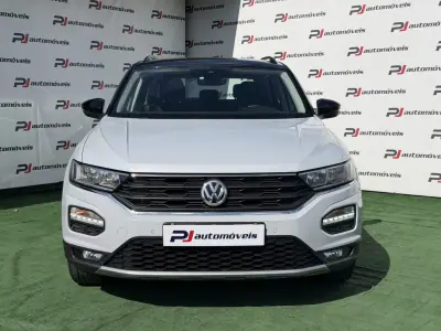 Volkswagen T-Roc 2018 - 16990 EUR, 108000 km - AUTO.MOTO.pt - 108000km - foto 4 de 11