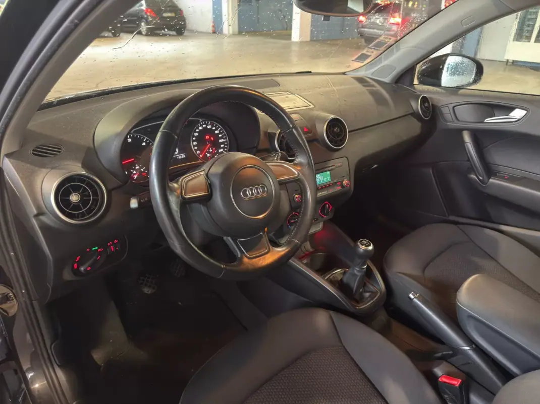 Audi A1 2011 - 10895 EUR, 86000 km - AUTO.MOTO.pt - 86000km - foto 10 de 16