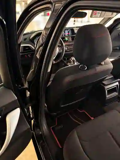 BMW 116 2014 - 9000 EUR, 243312 km - foto 5 de 9