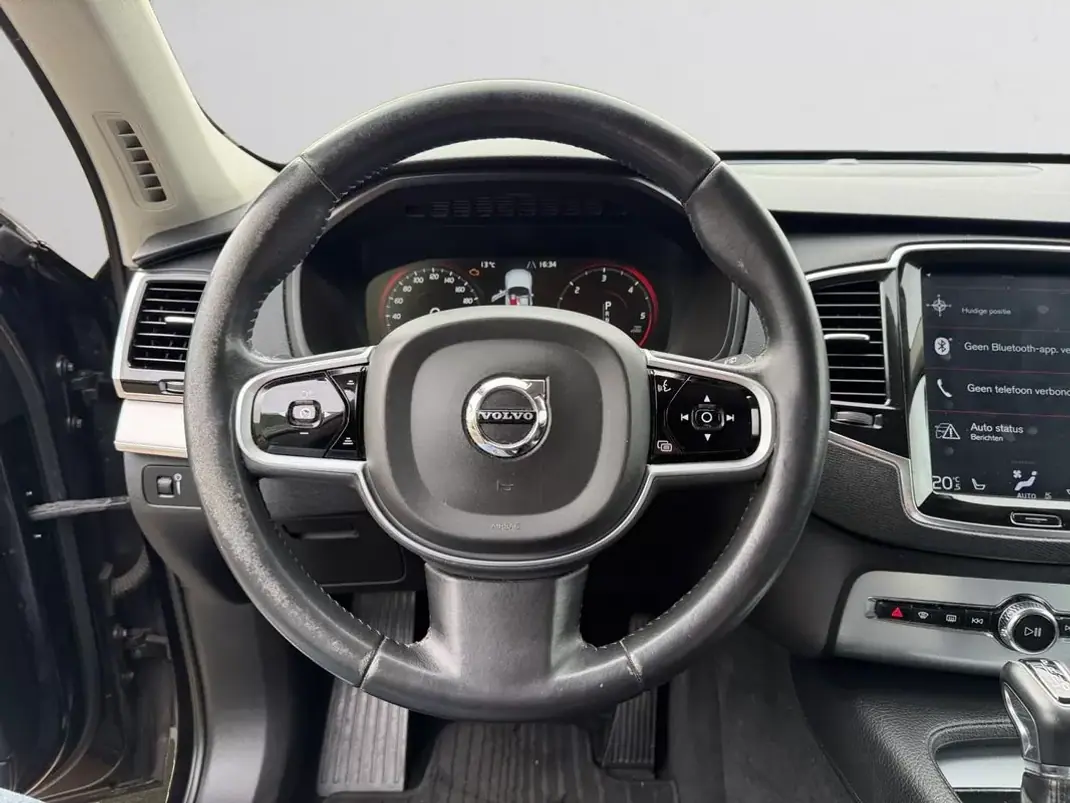Volvo XC 90 2018 - 28990 EUR, 237257 km - 237257km - foto 14 de 16