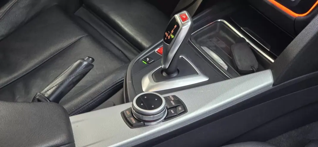 BMW 320 2013 - 21750 EUR, 170000 km - AUTO.MOTO.pt - 170000km - foto 41 de 51