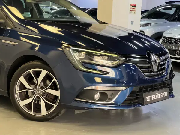 Renault Mégane Sport Tourer 2016 - 13990 EUR, 115000 km - AUTO.MOTO.pt - 115000km - foto 54 de 57