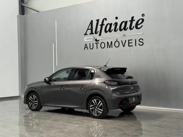 Peugeot 208 2023 - 16490 EUR, 98233 km - AUTO.MOTO.pt - 98233km - foto 13 de 28