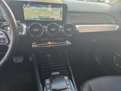 Mercedes-Benz GLB 180 2021 - 31990 EUR, 83866 km - AUTO.MOTO.pt - 83866km - foto 9 de 12