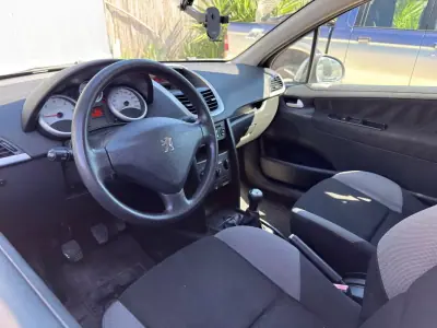 Peugeot 207 2008 — foto 4 de 18