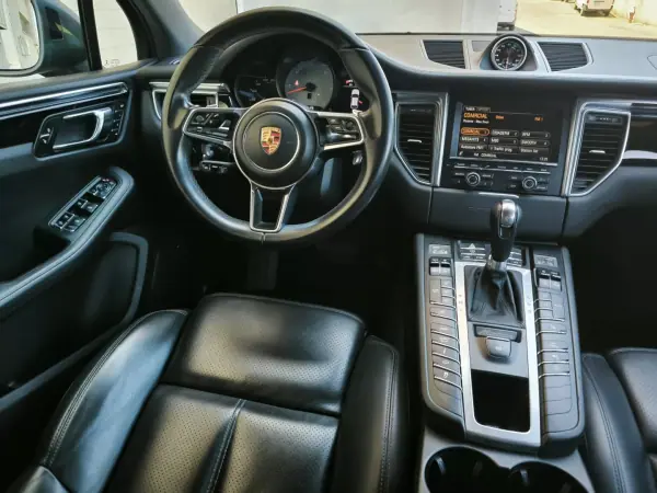 Porsche Macan 2014 - 42950 EUR, 177239 km - AUTO.MOTO.pt - 177239km - foto 26 de 59