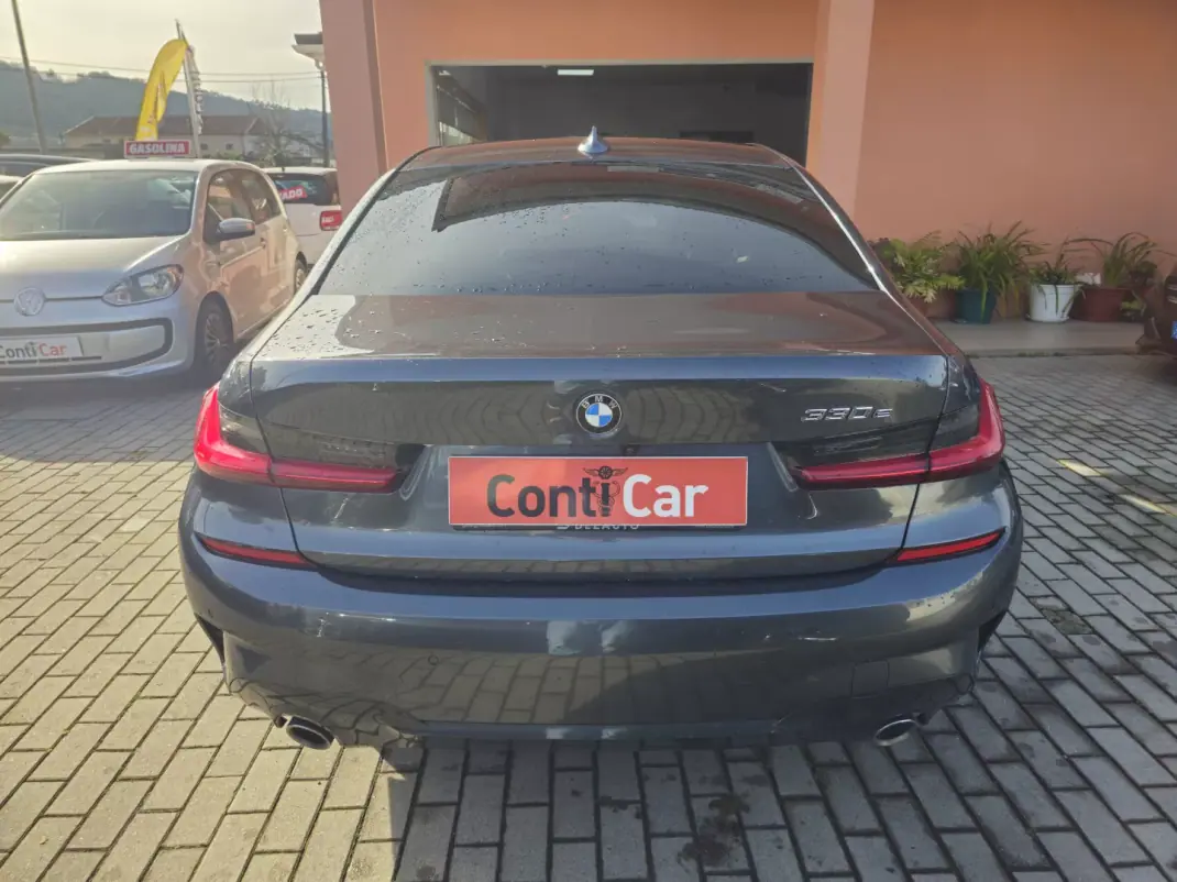 BMW 330e 2021 - 32500 EUR, 101910 km - AUTO.MOTO.pt - 101910km - foto 5 de 12