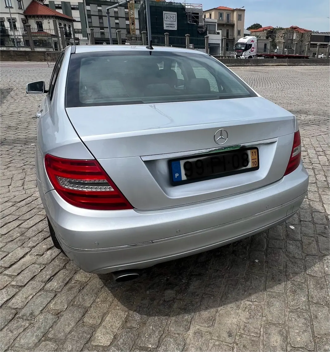 Mercedes-Benz C 220 2011 - 11000 EUR, 290000 km - AUTO.MOTO.pt - 290000km - foto 3 de 11