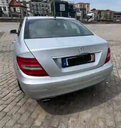 Mercedes-Benz C 220 2011 - 11000 EUR, 290000 km - AUTO.MOTO.pt - 290000km - foto 3 de 11