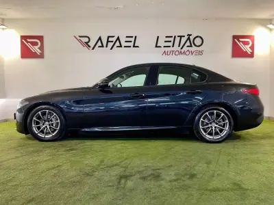 Alfa Romeo Giulia 2016 - 18500 EUR, 153000 km - AUTO.MOTO.pt - 153000km - foto 9 de 35
