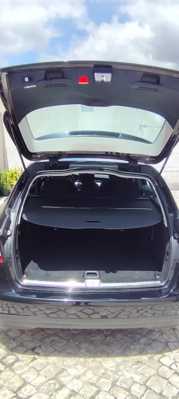 Mercedes-Benz C 200 2015 - 15500 EUR, 178500 km - AUTO.MOTO.pt - 178500km - foto 10 de 12