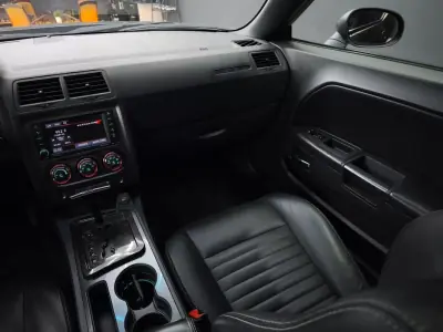 Dodge Challenger 2013 - 53950 EUR, 103962 km - AUTO.MOTO.pt - 103962km - foto 28 de 40