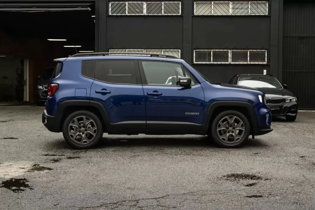 Jeep Renegade 2020 - 15999 EUR, 98800 km - AUTO.MOTO.pt - 98800km - foto 4 de 27