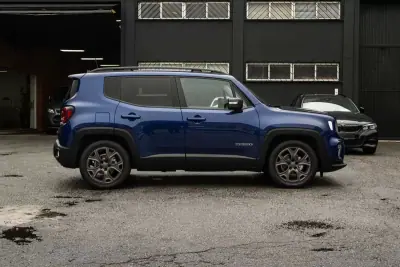 Jeep Renegade 2020 - 15999 EUR, 98800 km - AUTO.MOTO.pt - 98800km - foto 4 de 27